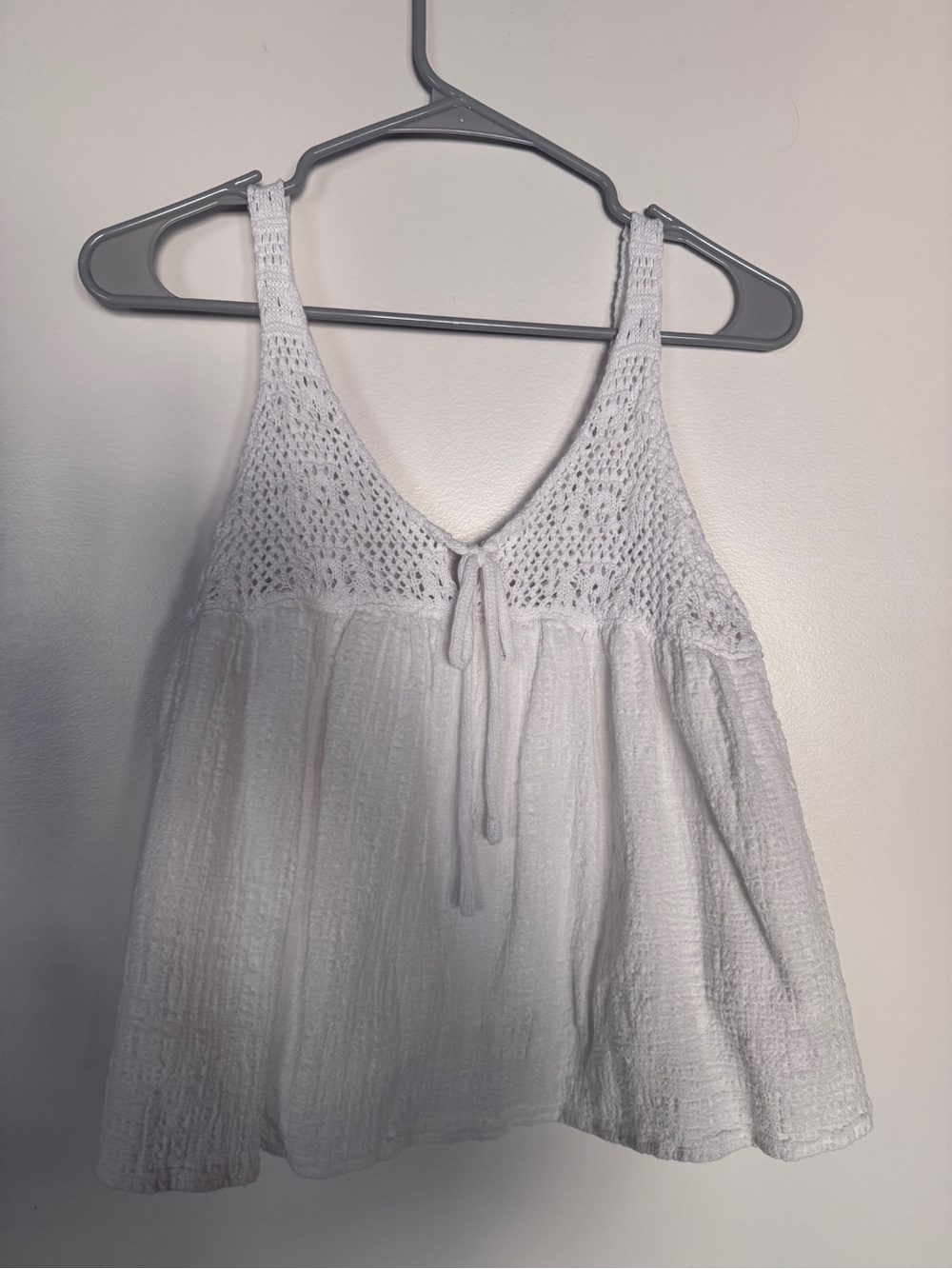Gilli White Crochet Yoke Tie-Front Tank